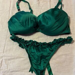 Cacique Vibrant Green Bra set 42D